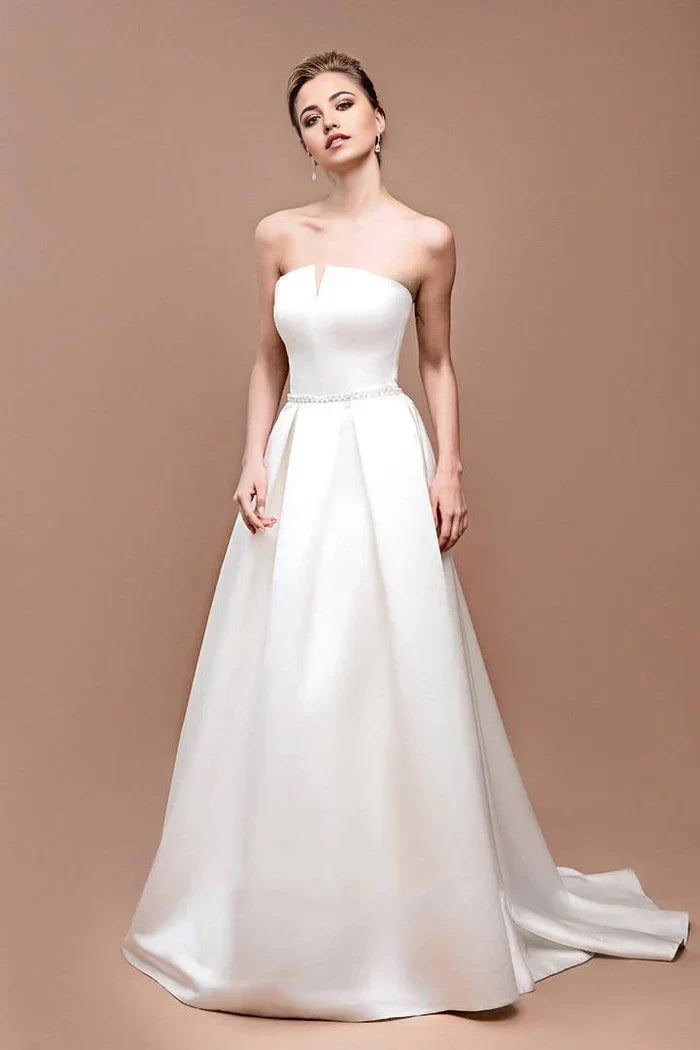 Vestido de novia de satén con encaje, joya, espalda corsé y cordones, corte A